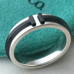 Tiffany & Co. Tiffany T Ceramic Sterling Silver Ring Size 6.5 unisex